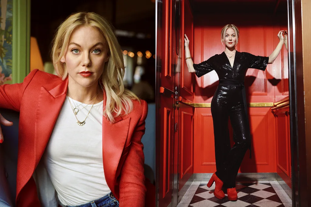Agnes Lindström Bolmgren poserar i två miljöer: till vänster bär hon en röd kavaj och vit topp, sitter ner och tittar in i kameran; till höger står hon självsäkert i en glänsande svart outfit och röda stövlar i ett rum med röd panel.